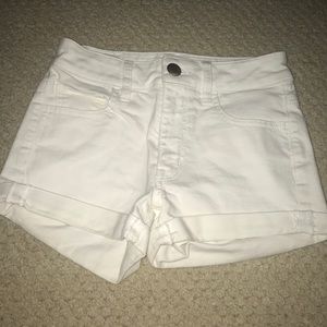 American eagle HI-RISE white shorts!